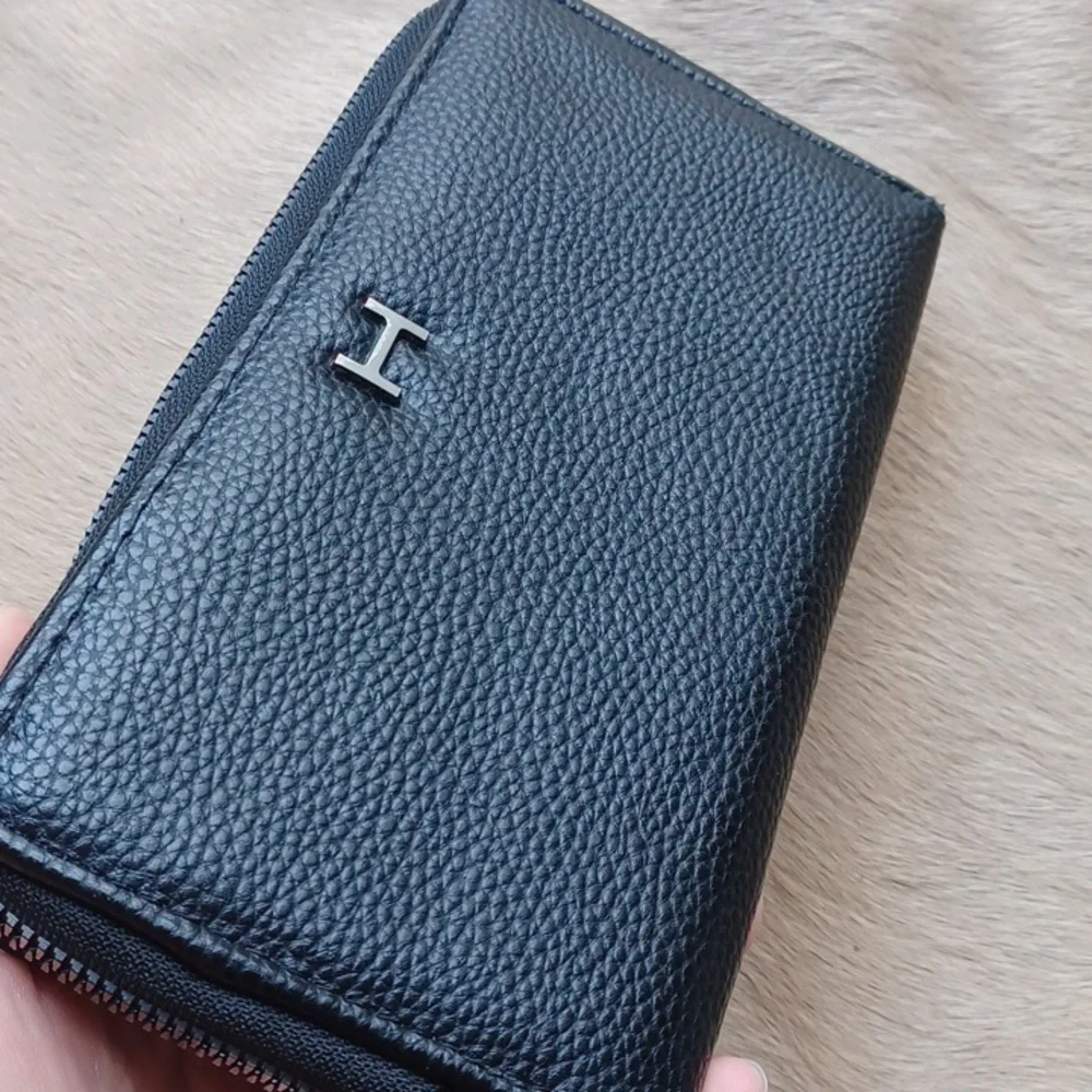 Halston wallet